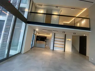 Amazing high ceiling loft with open view  shared gym and pool