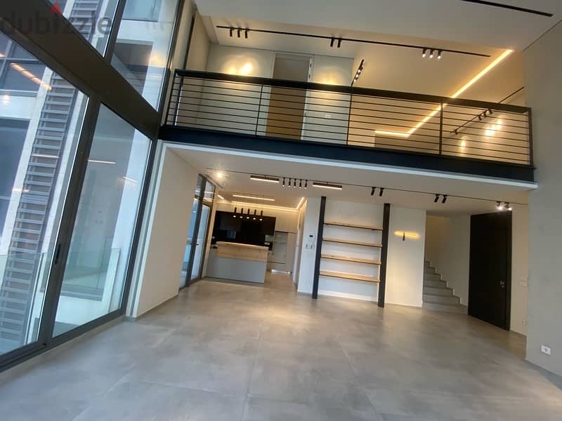 Amazing high ceiling loft with open view  shared gym and pool 0
