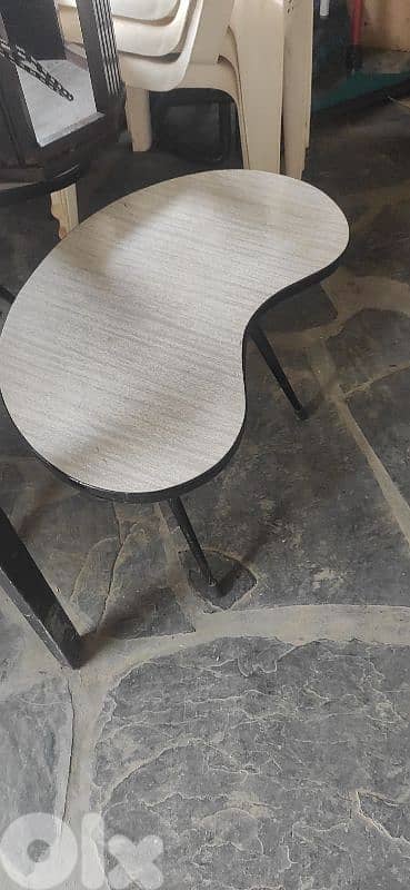 wood and formaica 0