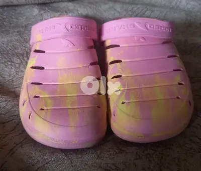 crocs shark brand size 36