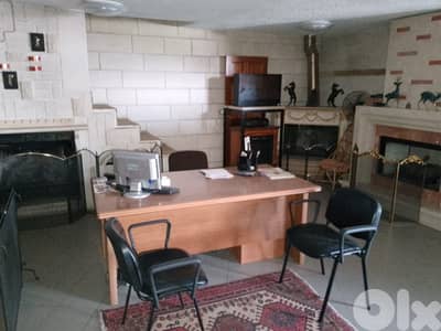 Decorated showroom for rent in Hazmieh | Main road