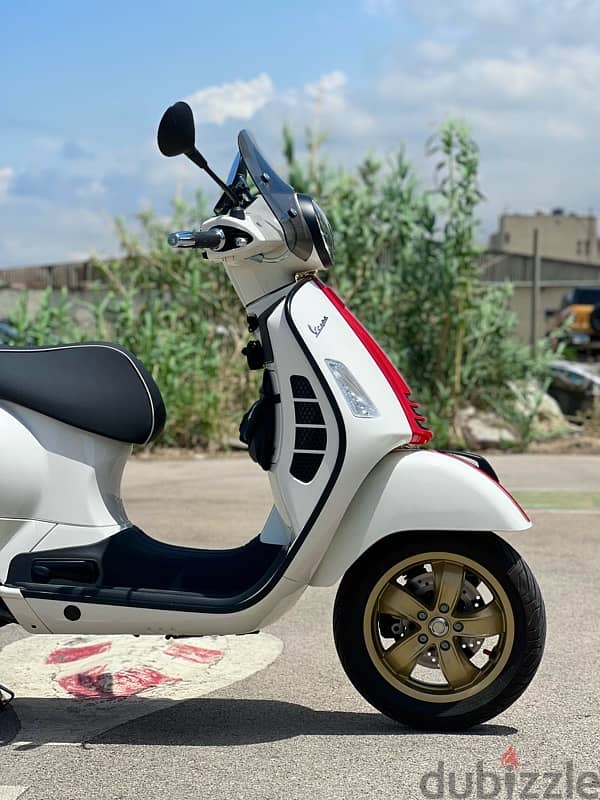 Vespa 300GTS. Racing Sixties 6