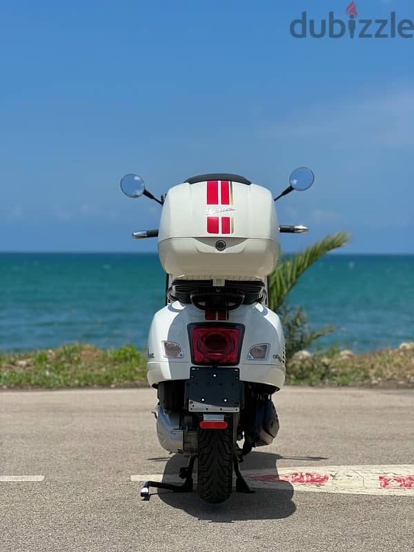 Vespa 300GTS. Racing Sixties 8