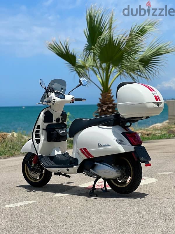 Vespa 300GTS. Racing Sixties 9