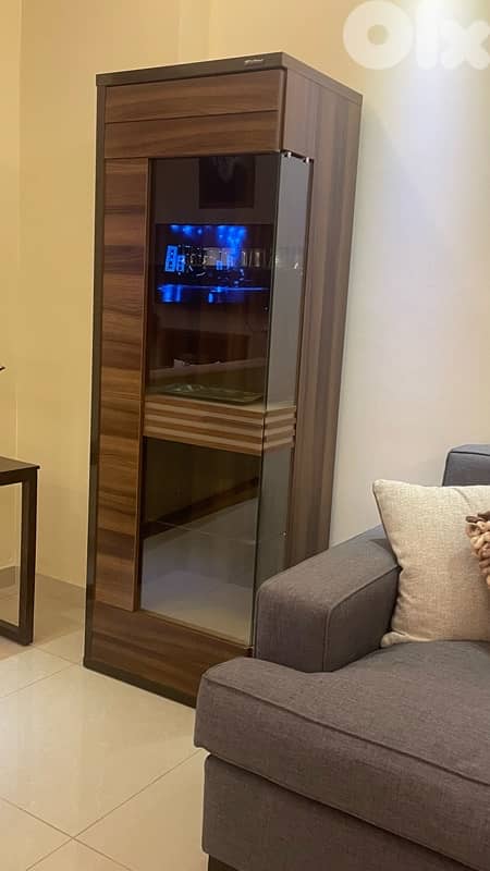 modern display cabinet. excellent condition 2
