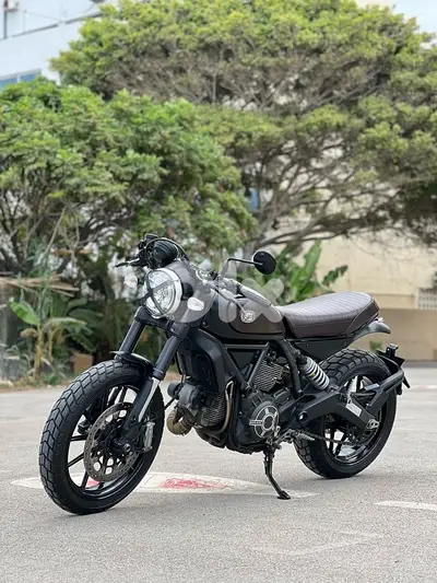 Ducati scrambler cafe racer