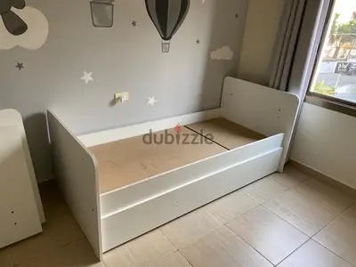 PIERRE CARDIN BED & SWING Including matress