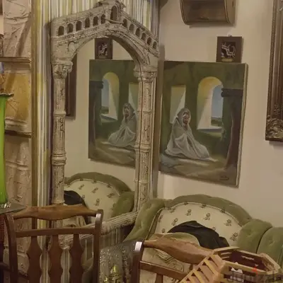 مراية حجر محفور
