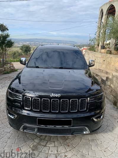 Grand Cherokee 2018 | Limited (Black on Black) | 73k Miles - Clean