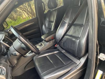 Grand Cherokee 2018 | Limited (Black on Black) | 73k Miles - Clean