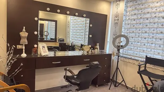 طاولة مكياج مع جوارير بل الكامل طولها 280 مجهزة بل الكهرباء سعرها ٨٠٠$