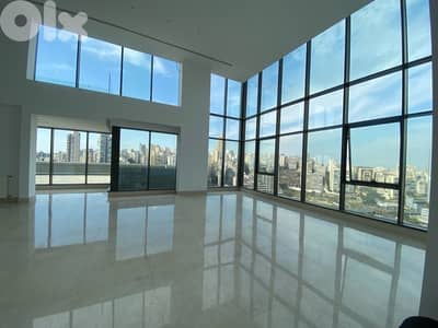 Amazing high ceiling loft with large terrace or garden 700 sqm