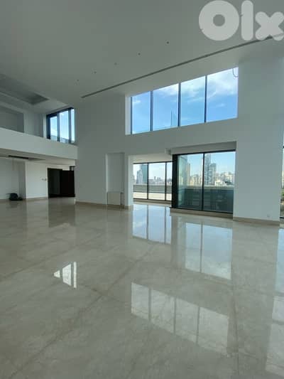 Amazing high ceiling loft with large terrace or garden 700 sqm