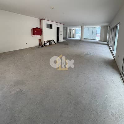 Showroom for rent in Downtown HN111 معرض للإيجار في وسط المدينة