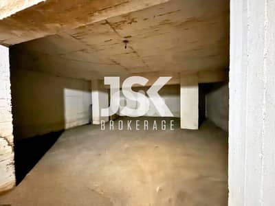 L17858 - Warehouse For Rent in Badaro