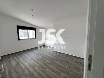L17872 - Apartment With Terrace For Sale in Adma