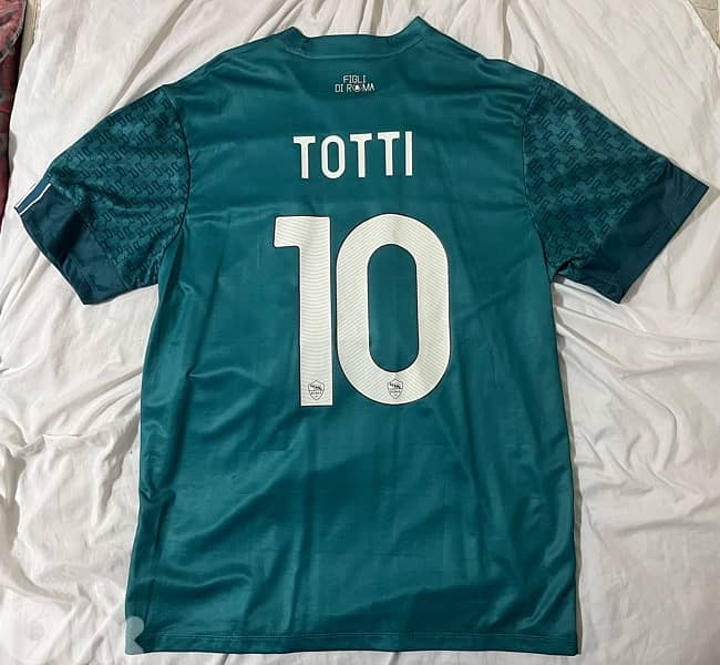 roma totti newbalance green edition jersey 1