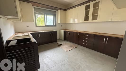 Apartment +Roof for sale in Mazraat Yachouh شقة + روف للبيع