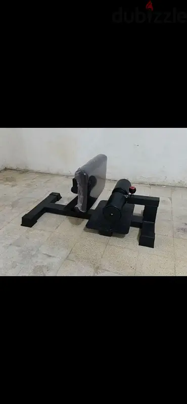 sissy squat machine
