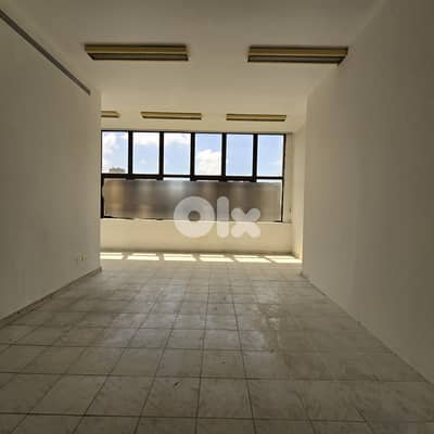 Office for rent in Antelias مكتب للإيجار في أنطلياس