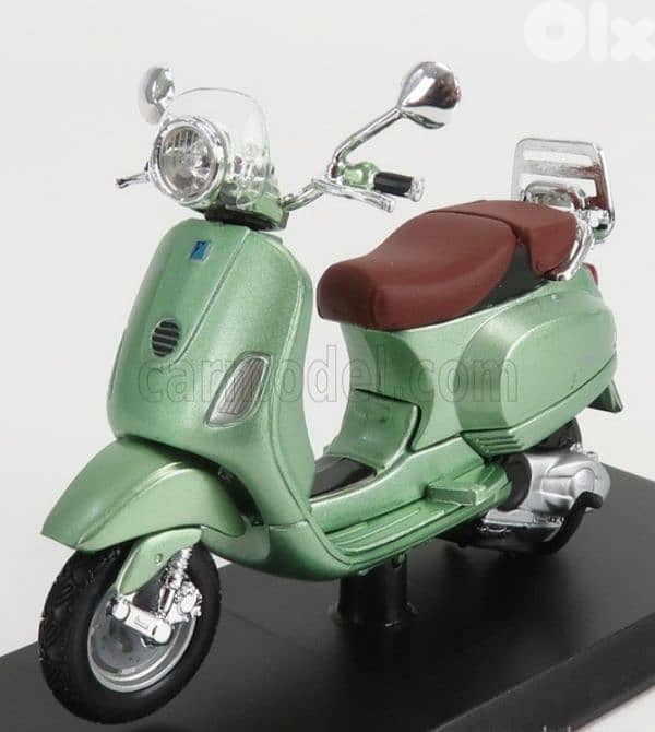 Vespa LXV 2014 diecast motorcycle model 1;18 0