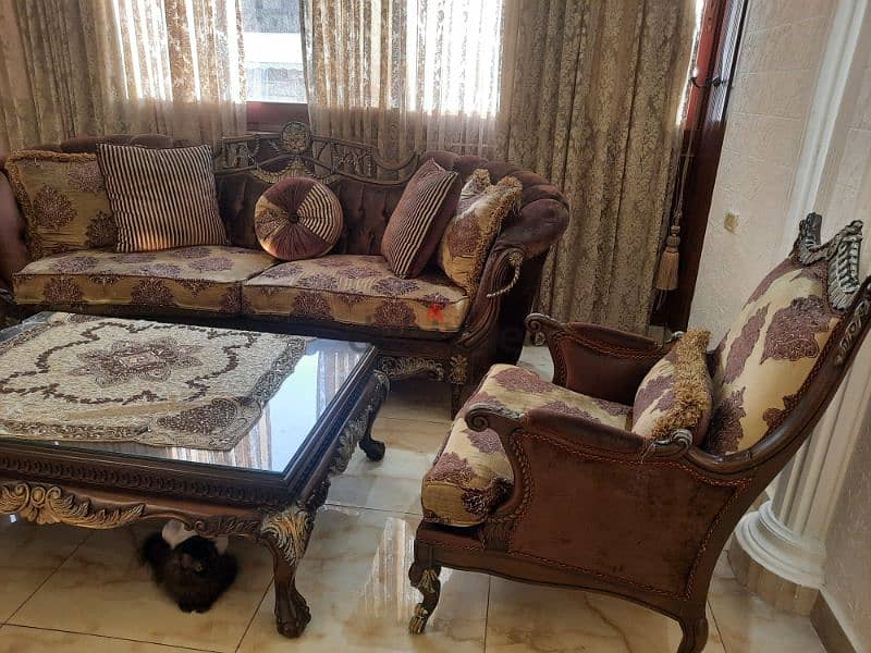 صالون للبيع قليل الاستعمال شبه جديد 0