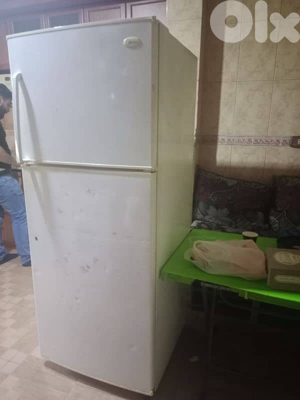 براد لون ابيض 4