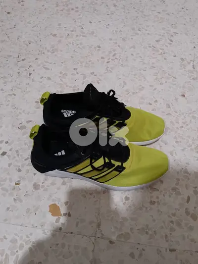 أسبدرين رجالي للبيع ماركة Adidas Original شبه جديد قياس 46 السعر 35$