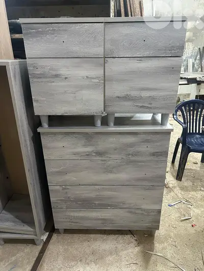 شفنيرة اربع جوارير مع مرايا مع كمود اتنين
