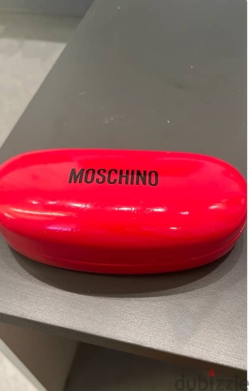 moschino 0