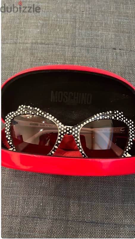 moschino 4