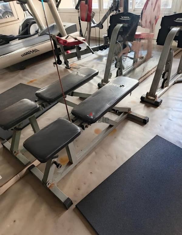bench adjustable like new 1