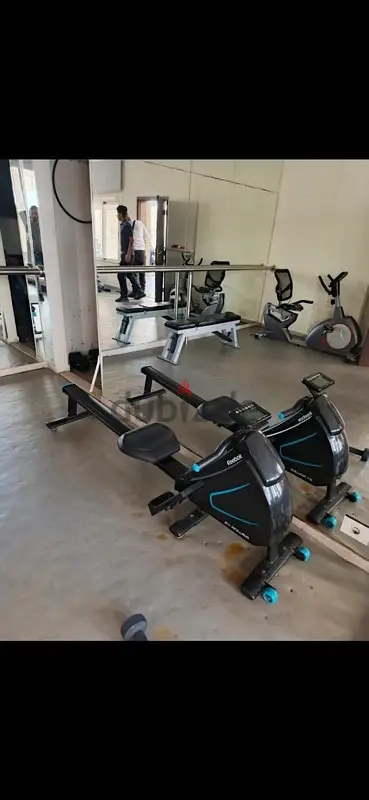 rowing machine (reebok) like new