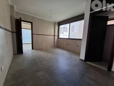 L17952- Spacious 3-Bedroom Apartment With Garden For Sale in Shayle