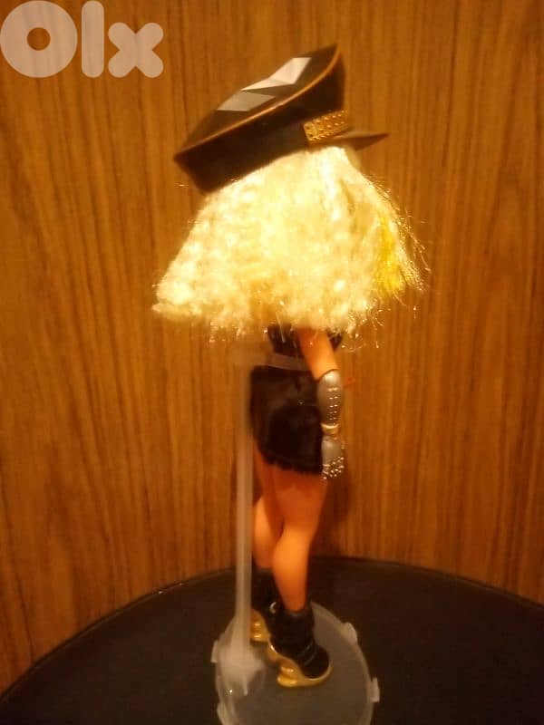 LOL REMIX ROCK SUPER SURPRISE OMG As new dressed doll+Boots+Own Hat=32 5