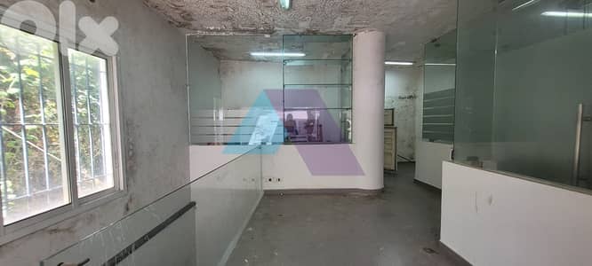 A 465 m2 warehouse for sale in Zalka