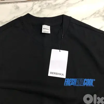 Bershka bottle back printed T-shirt in black size (S)