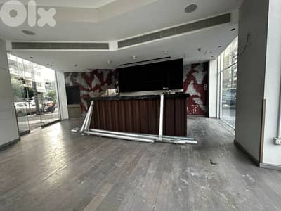 Shop for rent in Verdun محل للإيجار في فردان