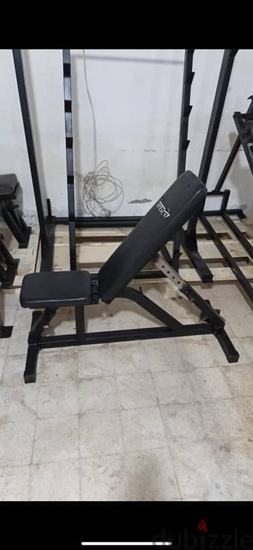 bench adjustable like new 1