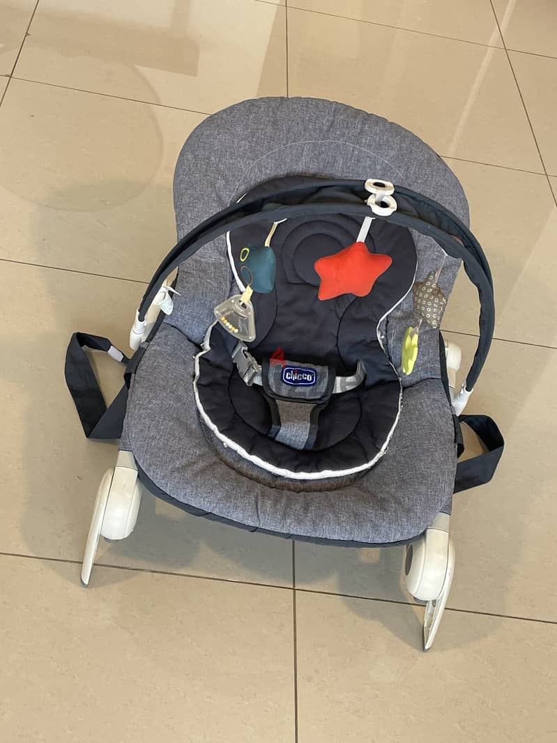 Hooplá Bouncing Chair with Toys 0