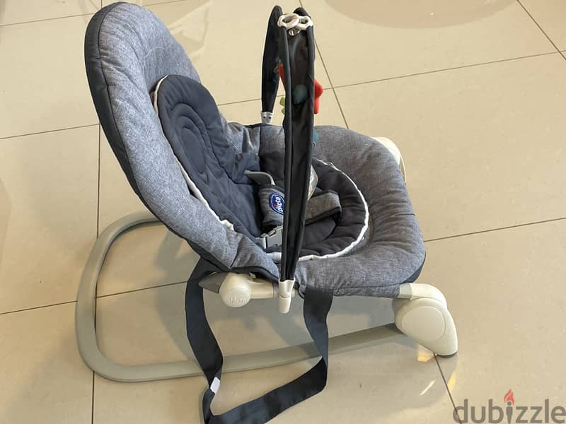Hooplá Bouncing Chair with Toys 3