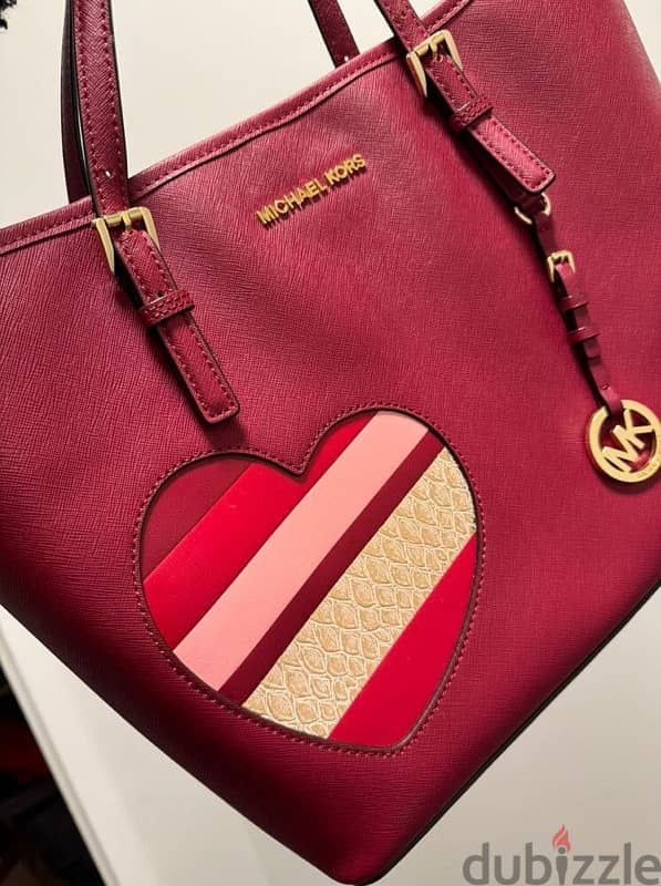 Genuine Michael Kors handbag - Leather Source: Canada 0