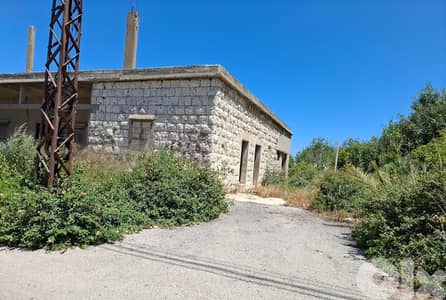 Land with stand-alone house for sale in Hamatأرض مع منزل مستقل للبيع