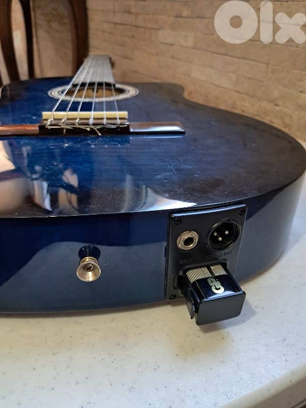 Used guitar in a verry good condition 4