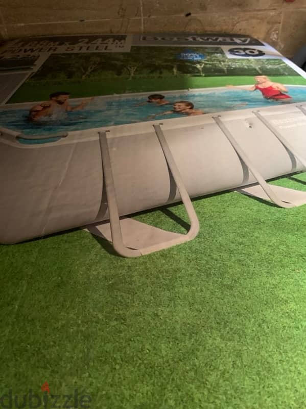 BESTWAY  POOL USED ONLY ONCE 4.88M X 2.44M X 1.22M 4