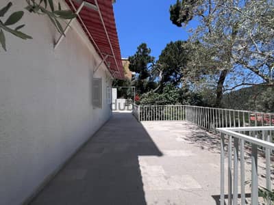 Apartment with terrace for rent in Baabdat شقة مع تراس للإيجار