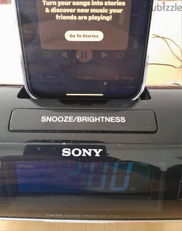 Sony  Dream Machine IPod/ All IPHONES Lightning Radio Alarm Clock. 1