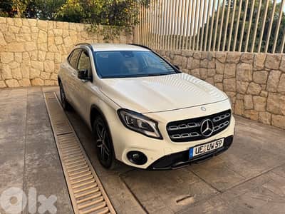 Mercedes-Benz GLA-Class GLA 200 german night package  2018