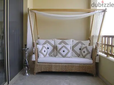 Baldaquin sofa