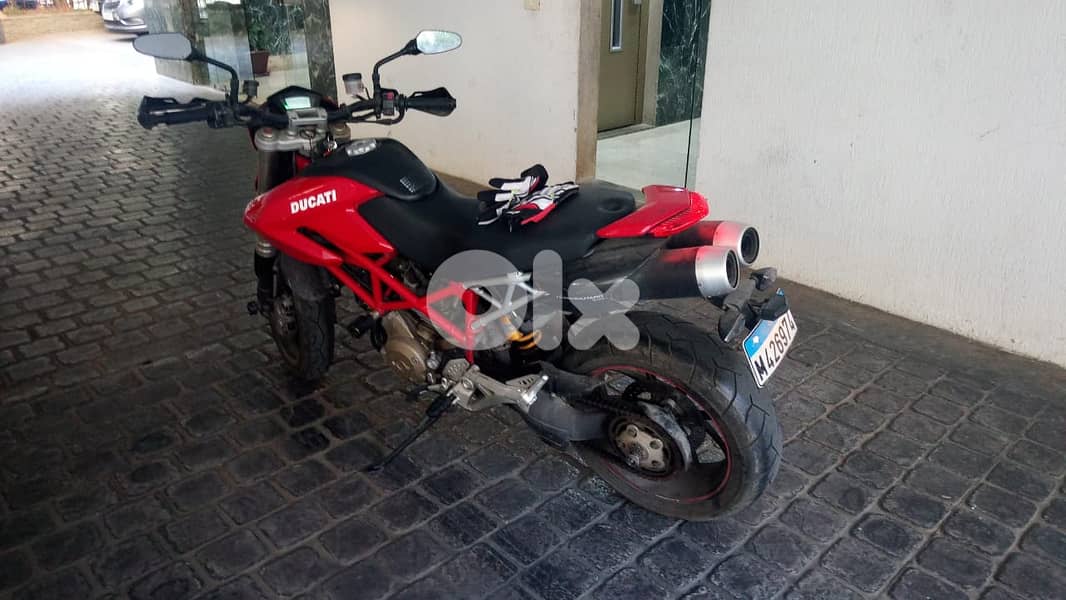 Ducati Hyprmotard 1100S 3